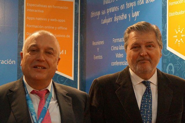 El Ministro de Educación visitó EXPOELEARNING